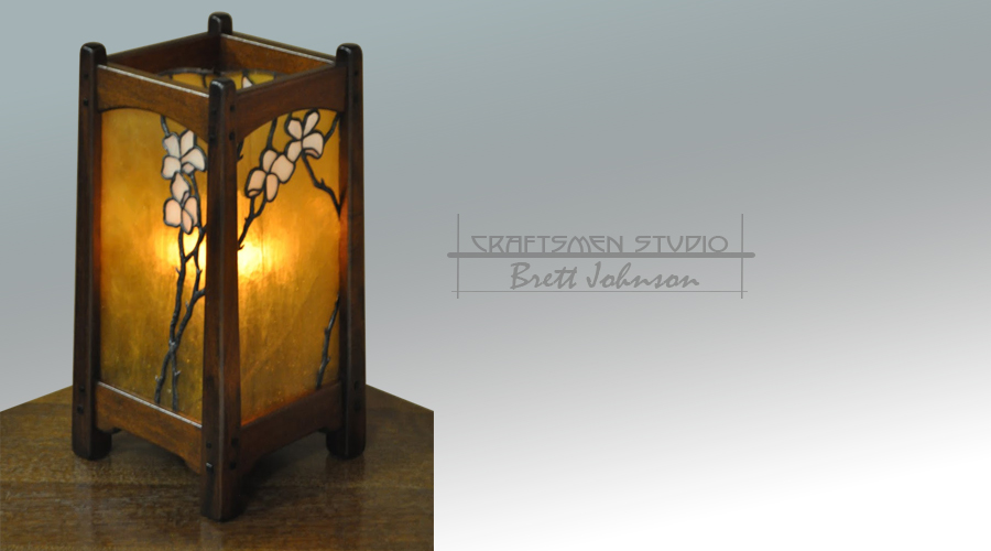 Greene and Greene Inspired Tabe Lamp with stained glass.